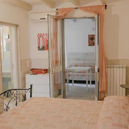 Le Camporelle In Citta Bed & Breakfast Lecce Eksteriør bilde