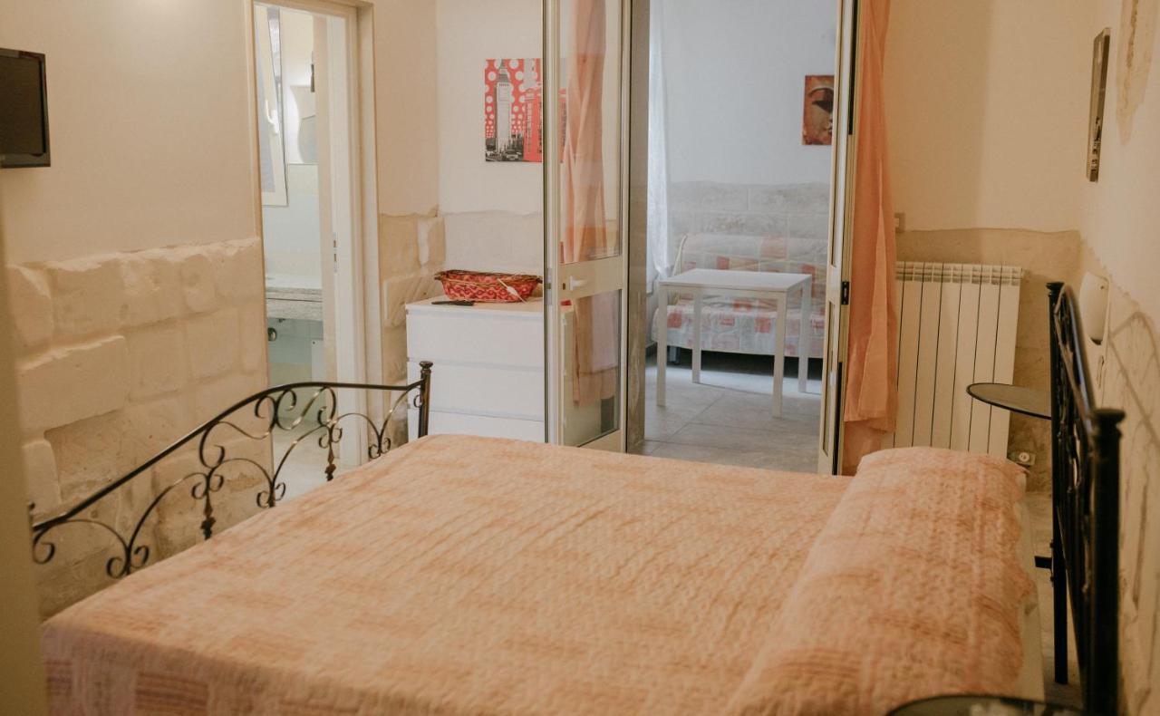 Le Camporelle In Citta Bed & Breakfast Lecce Eksteriør bilde